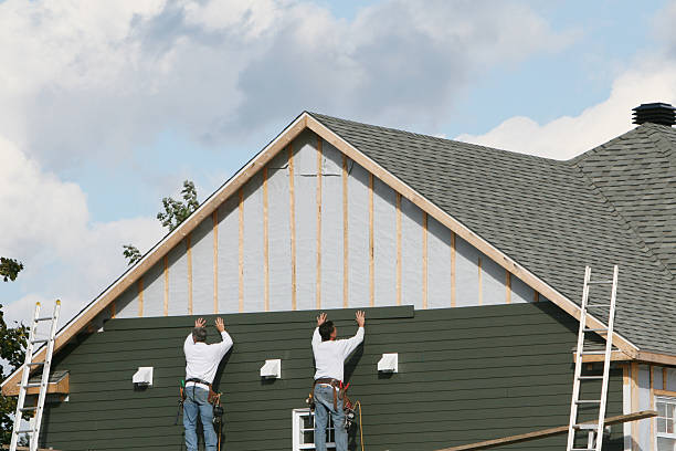 Professional Siding technician working in Summerdale, PA